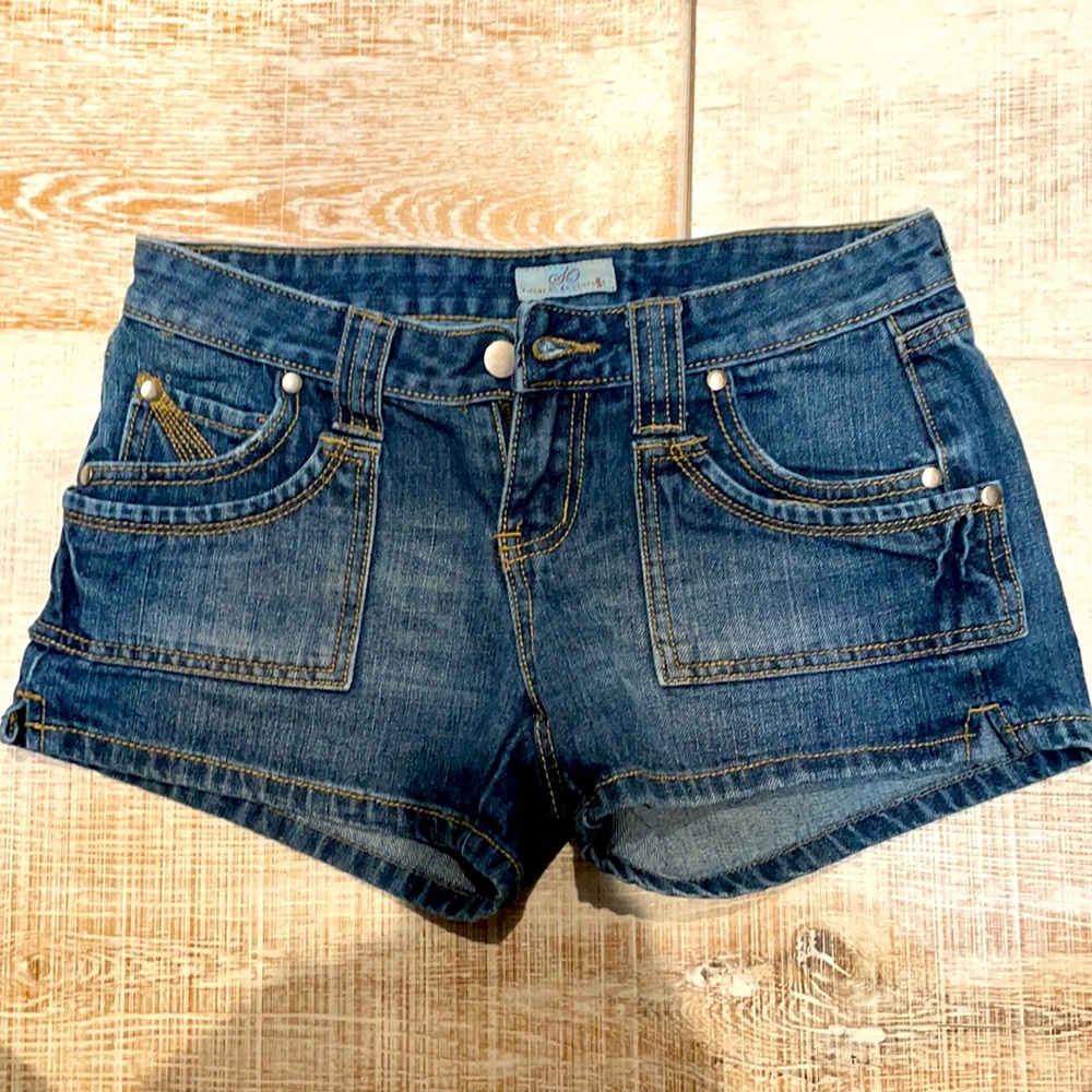 Short jeans